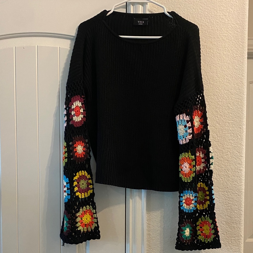 VICI Black & Floral Crochet Sweater w/ Bell Sleeves, Sz L